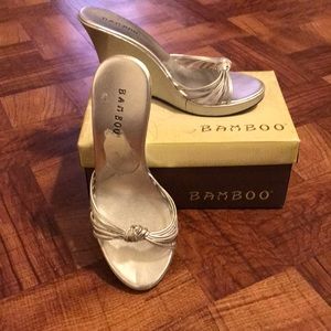 💫Bamboo Brand Silver Mule Wedge ⛽️